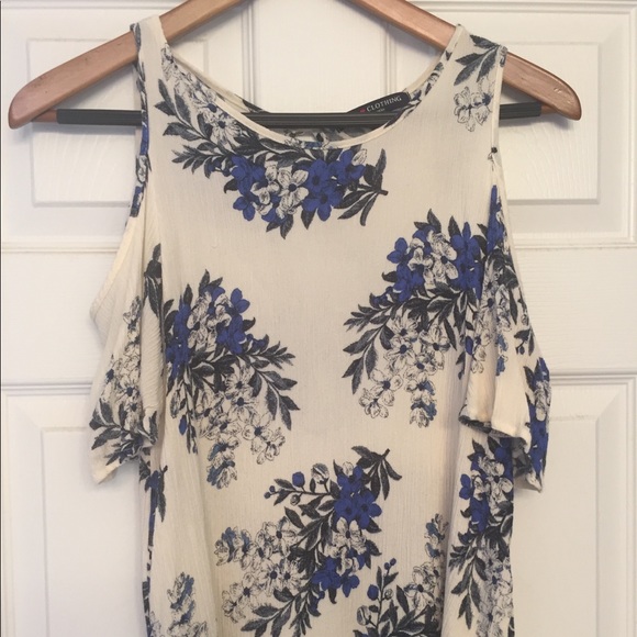 one clothing Tops - One Clothing Cold Shoulder Top